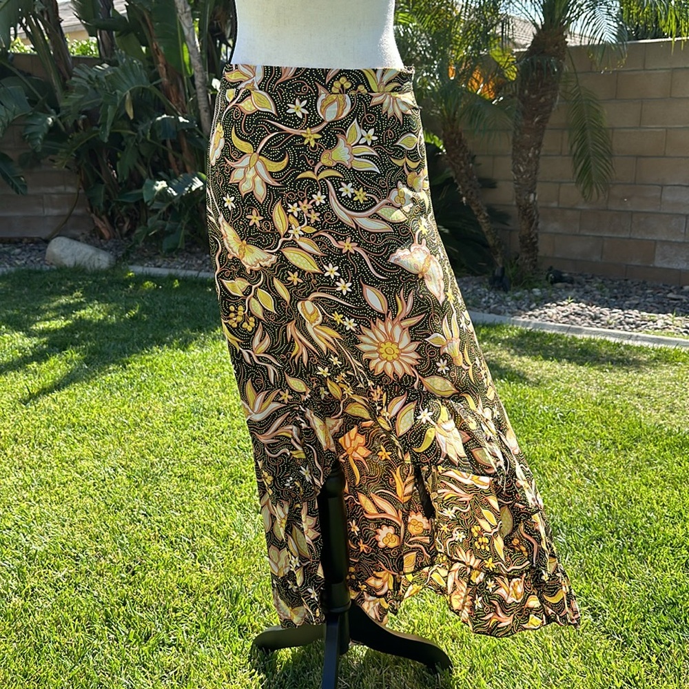 Kooples Paris “Vintage flowers” women’s size 2 asymmetrical blk/yellow skirt NWT - Picture 2 of 11